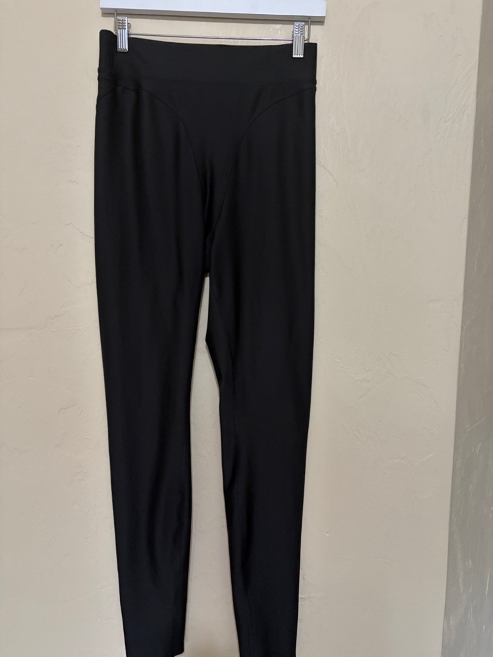 Alo Black High-Waist Leggings. Excellent Condition!